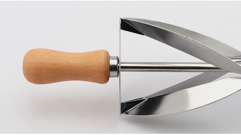 Rolling Cutter For Croissant Making